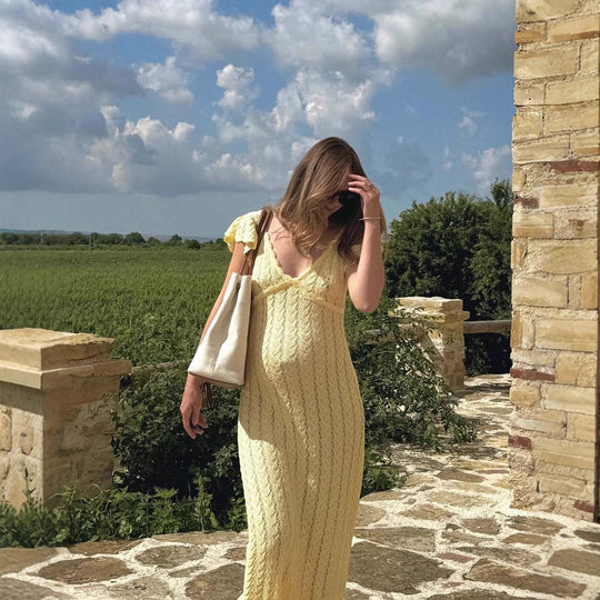 Damen Strickkleid mit zarten Rüschendetails und feiner Lochstrickstruktur EB