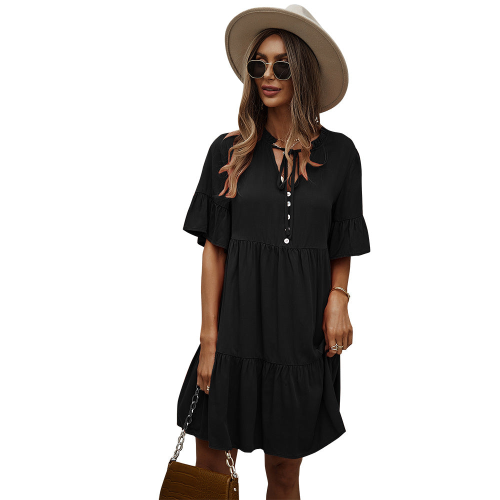 Damen Freizeitliches Kurzarm-Kleid mit femininem Rüschensaum und Knopfleiste EB