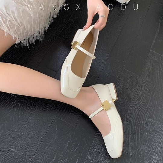 Damen Ballerinas mit glänzender Oberfläche und dekorativem Riemen EB