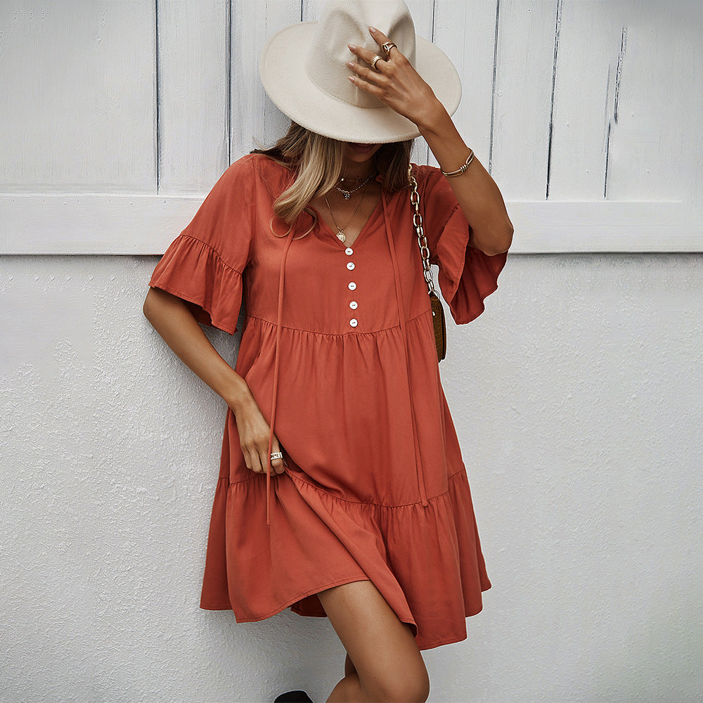 Damen Freizeitliches Kurzarm-Kleid mit femininem Rüschensaum und Knopfleiste EB