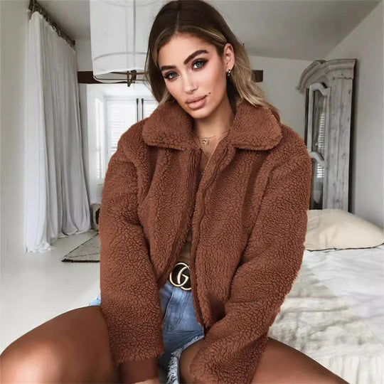 Damen Kuschelige Teddyjacke mit hohem Kragen EB
