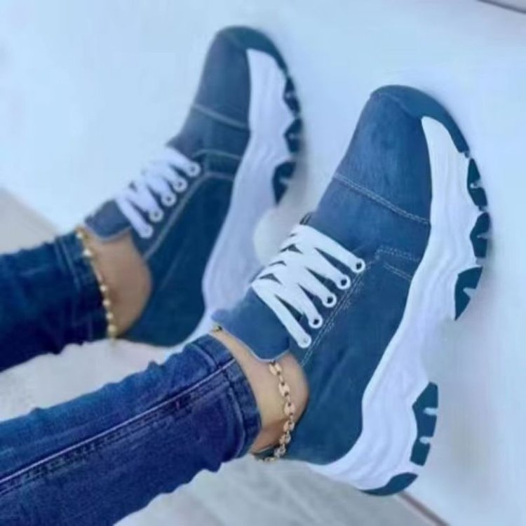 Damen  Sneaker mit dicker Profilsohle gepolstertem Fußbett und klassischem Schnürverschluss EB