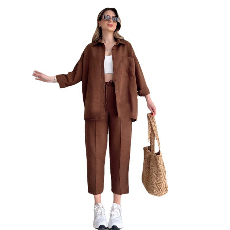 Damen lässige Loungewear-Kombination mit leichtem Leinenhemd und elastischer Hose EB