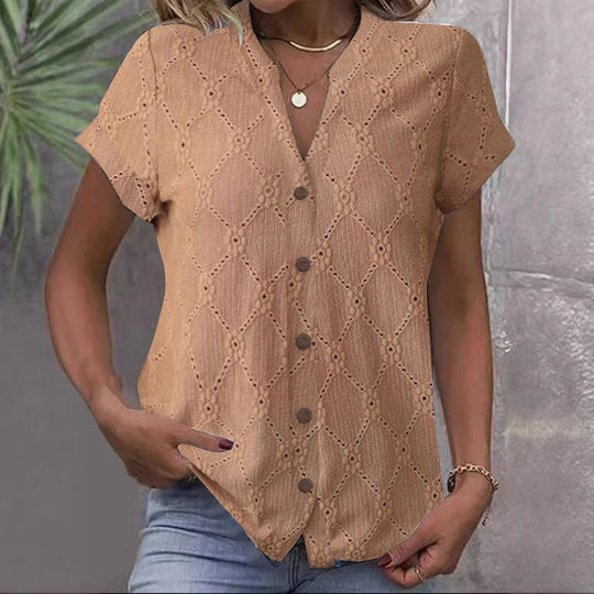Damen Kurzarmbluse mit dekorativem Lochmuster und eleganter Knopfleiste Heidi-Mode