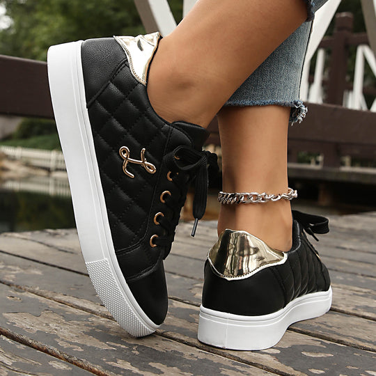 Damen Freizeit-Sneaker mit elegantem Steppdesign und goldenen Akzenten EB
