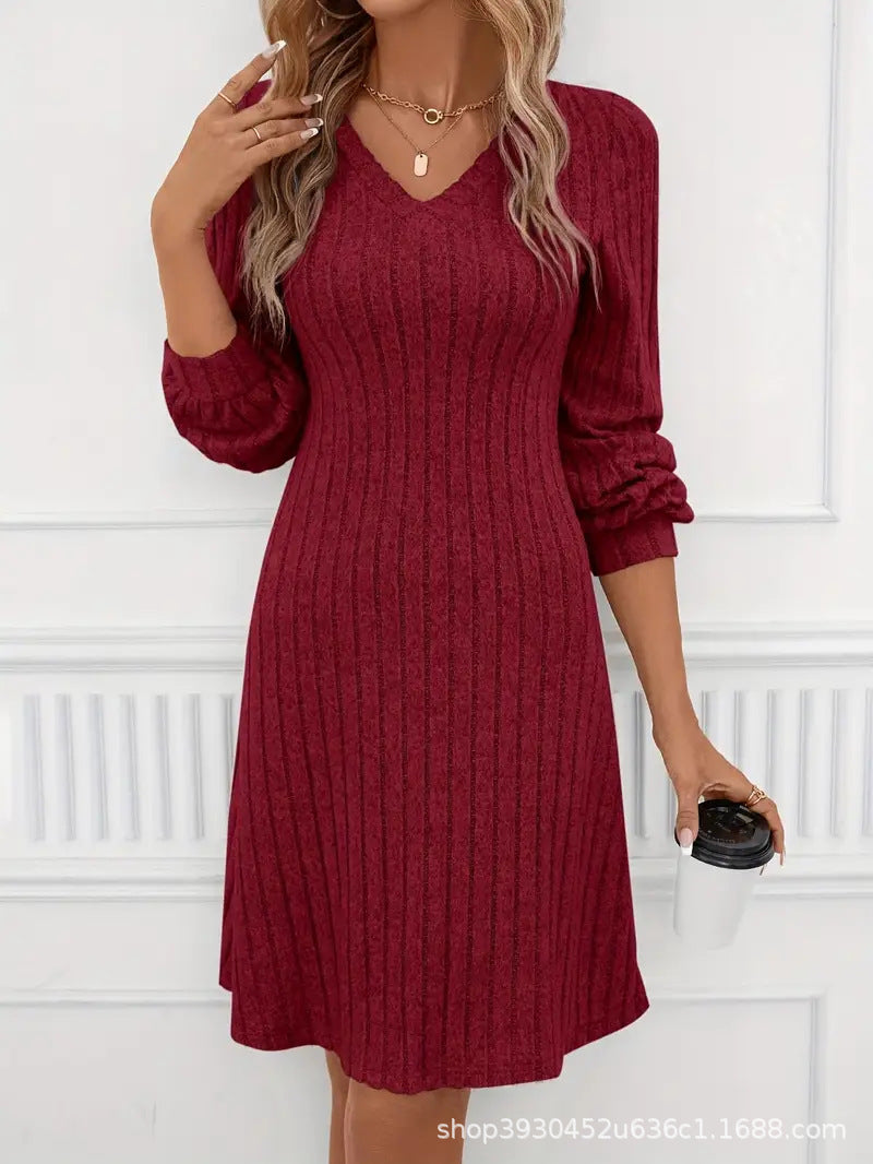 DamenStrickkleid mit V-Ausschnitt und Puffärmeln EB