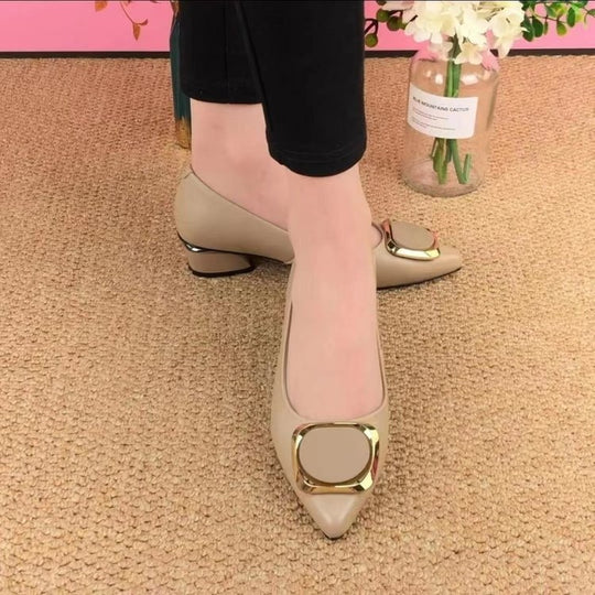 Damen klassische Pumps mit modischer Verzierungsbeschläge EB
