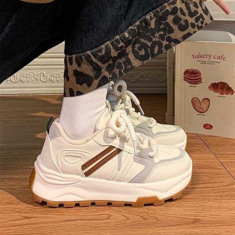 Damen sportliche Sneakers mit atmungsaktiver Sohle und trendigem Design EB