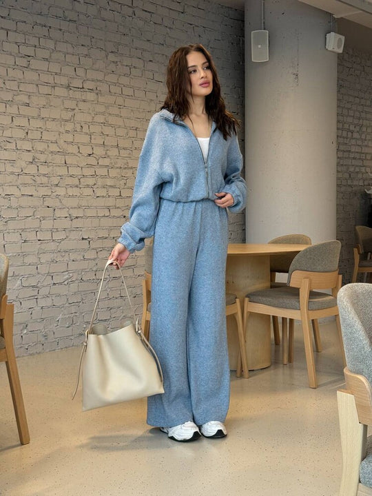 Damen gemütlicher Strick-Jumpsuit mit Reißverschluss, elastischem Taillenbund und weitem Bein Eichborn Berlin