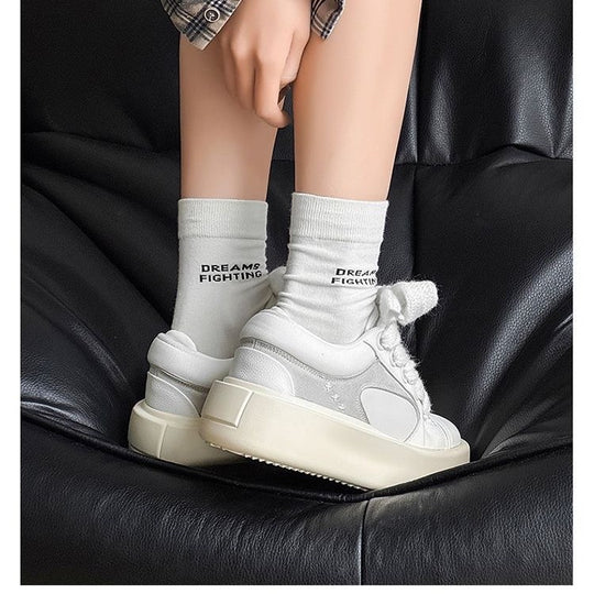 Damen modische Sneaker mit dämpfender Plateau-Sohle und stylischen Akzenten EB