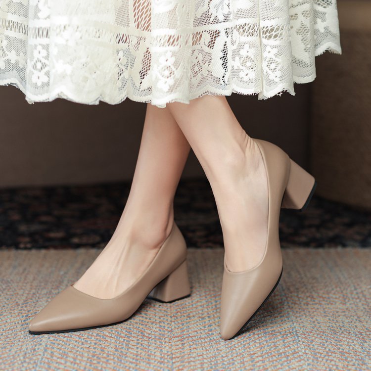 Damen elegante Pumps mit blockiertem Absatz EB