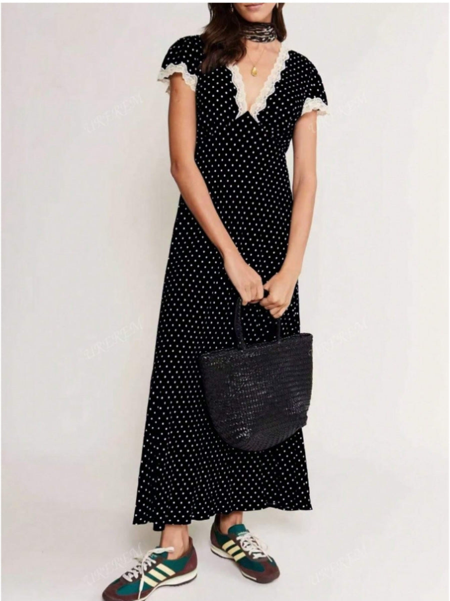 Damen Maxikleid mit raffiniertem Schnitt und floralen Spitzenakzenten EB