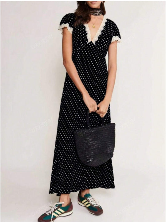 Damen Maxikleid mit raffiniertem Schnitt und floralen Spitzenakzenten EB