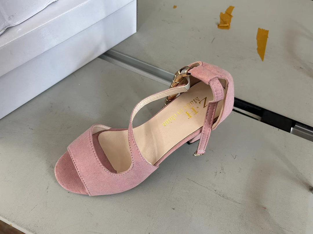 Damen Slingback-Pumps mit elegantem Riemendesign und modischem Absatz EB