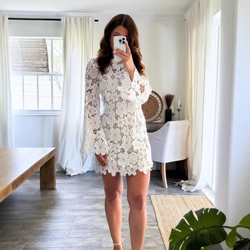 Damen Spitzenkleid mit voluminösen Ärmeln und floralen Applikationen EB