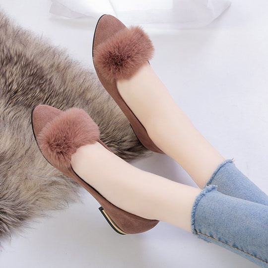 Damen nan spitze Ballerina mit Kunstvelours-Obermaterial, Kunstfell-Pompon und metallischer Absatzapplikation EB