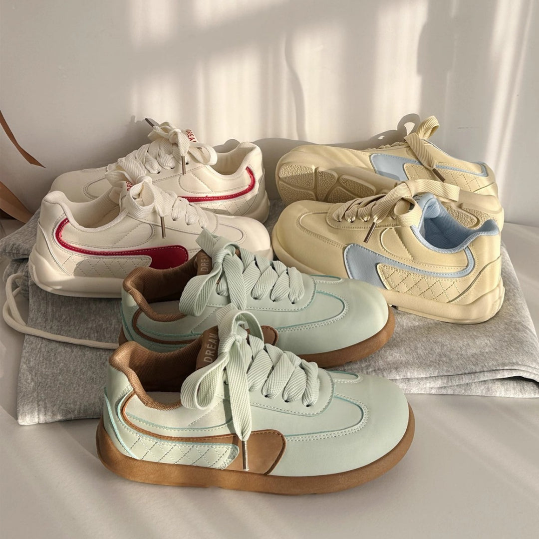 Damen Sneaker mit modischen Akzenten und rutschfester Sohle EB