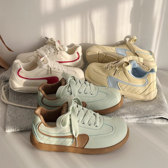 Damen Sneaker mit modischen Akzenten und rutschfester Sohle EB