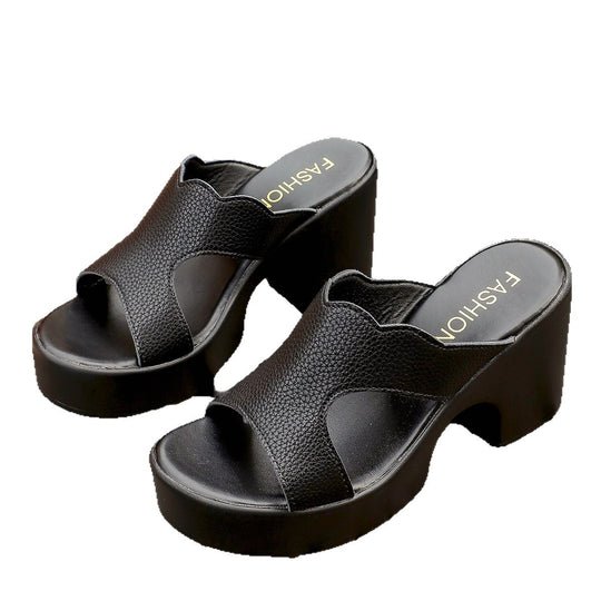 Damen Plateau-Pantoletten mit elegantem Riemendesign und rutschfester Sohle EB