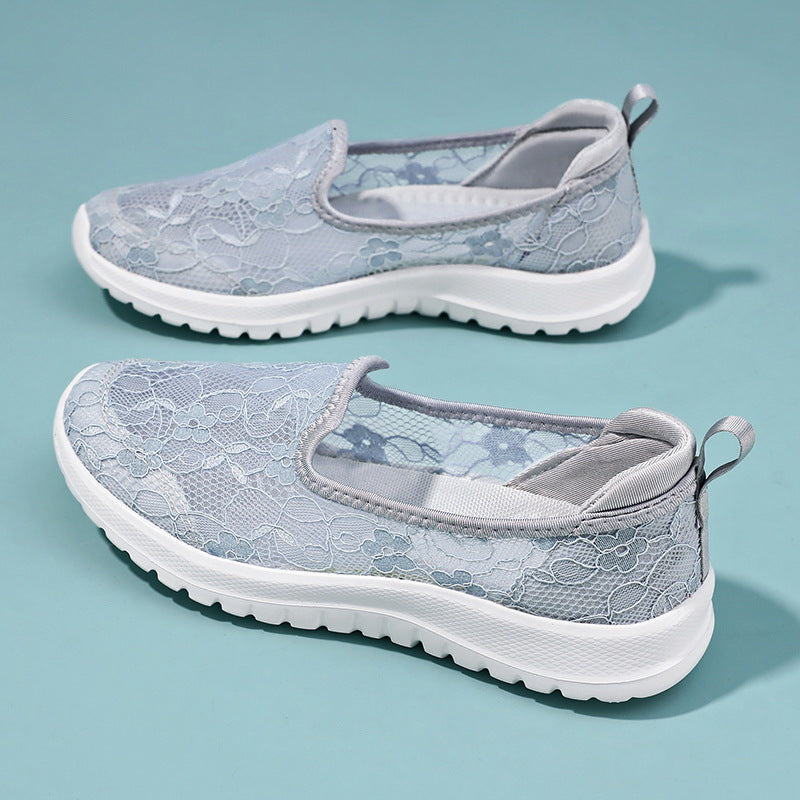 Damen Slip-On Sneakers mit eleganter Spitze und dämpfender Sohle EB