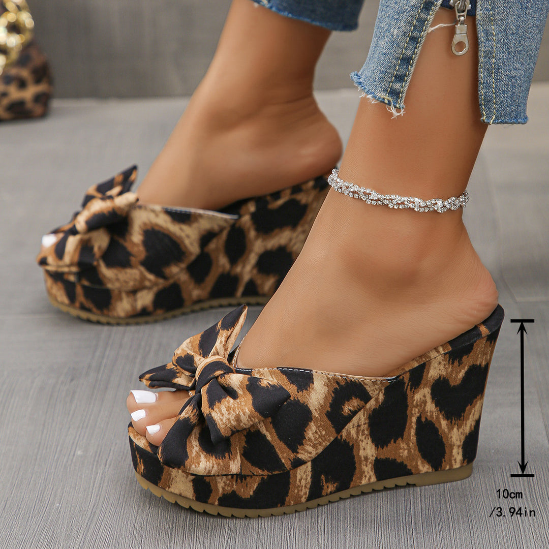 Damen Wedge-Pantoletten mit strukturiertem Leopardenmuster und dekorativem Schleifen-Detail EB