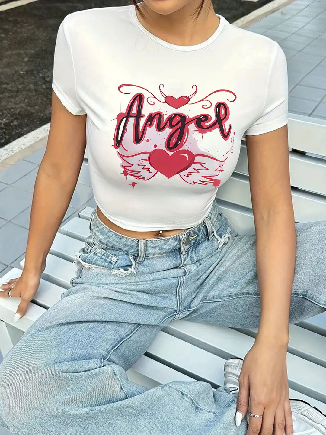 Damen Crop-T-Shirt mit auffälligem Statement-Print EB