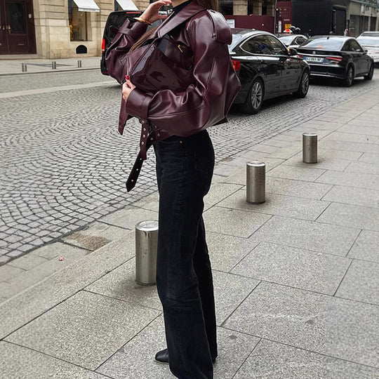 Damen Oversize Kunstlederjacke mit markantem Kragen und strukturiertem Design EB