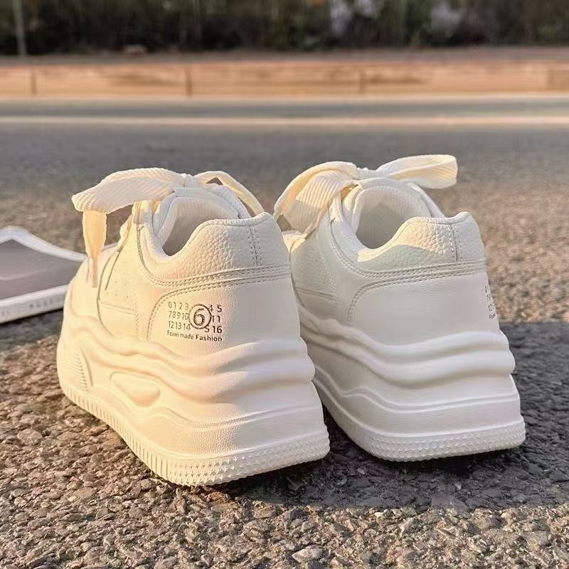 Damen Sportliche Chunky Sneakers mit dämpfender Sohle und atmungsaktivem Obermaterial EB
