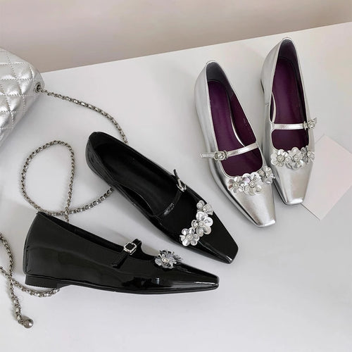 Damen Ballerinas mit floralen Applikationen und glanzvoller Oberfläche EB