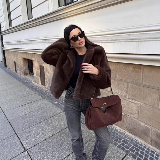 Damen Kurze Kunstfelljacke mit elegantem Kragen und zusätzlichem Komfort EB