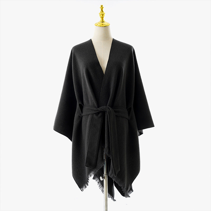 Damen Wickelponcho mit Bindegürtel, V-Ausschnitt und Fransensaum EB