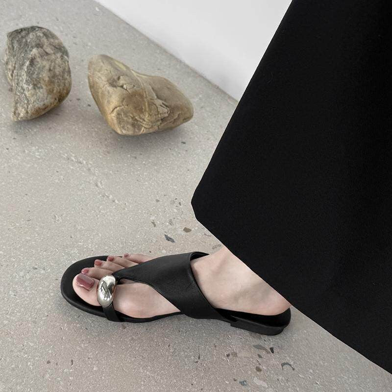 Damen Zehentrenner Sandalen mit schickem Metallakzent EB