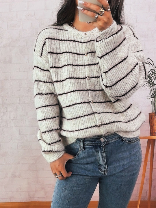 Damen gemütliche Strickjacke mit elegantem Streifenmuster und schimmernden Knöpfen EB