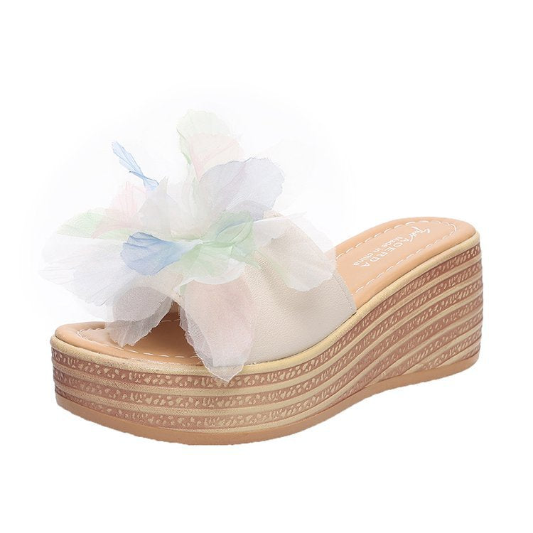 Damen elegante Wedge-Pantoletten mit floralen Akzenten EB
