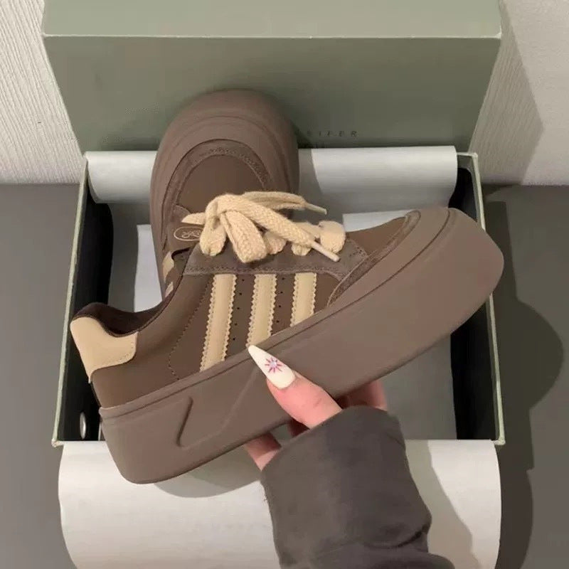 Damen Plattform-Sneaker mit strapazierfähigem Obermaterial und extrahoher Sohle EB