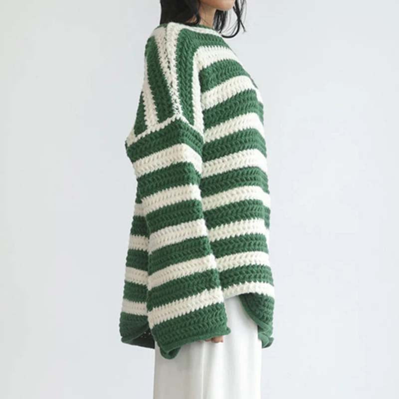 EB | Gestreifter Strickpullover Mit Sanften Farben