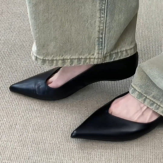 Damen elegante Slipper mit spitzem Zehenbereich und hochwertiger Lederoptik EB