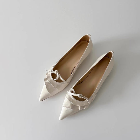 Damen Pumps mit verspieltem Rüschen-Design und schmaler Zehenpartie EB