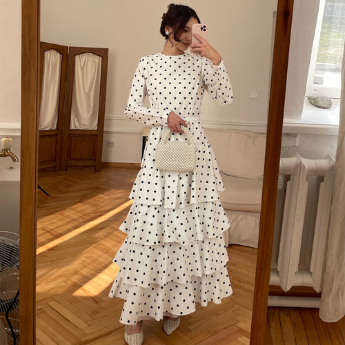 Damen Maxikleid mit Rüschendetails und modischem Punktedesign EB