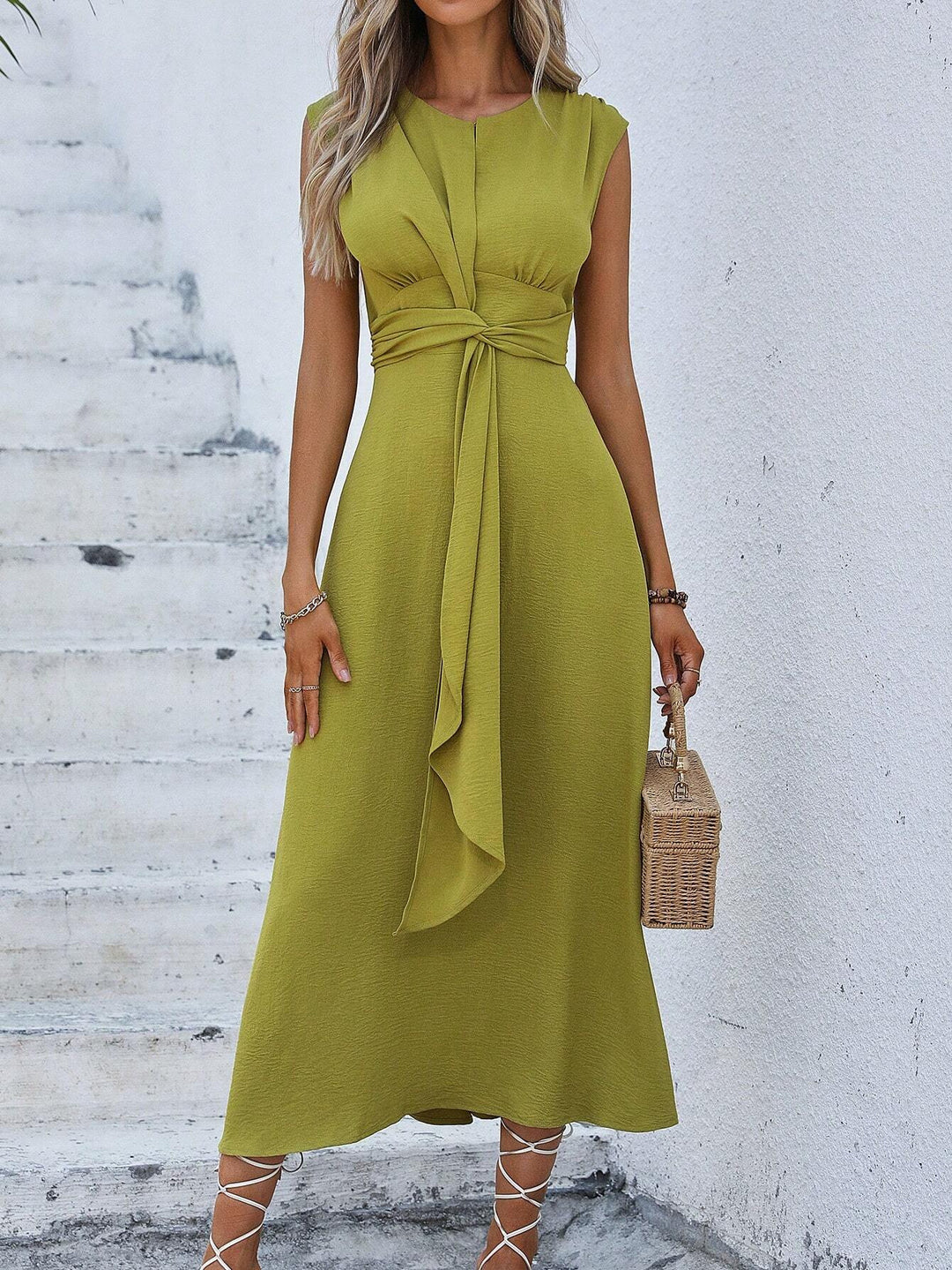 Damen Midikleid mit schlichter Eleganz und Taillengürtel EB