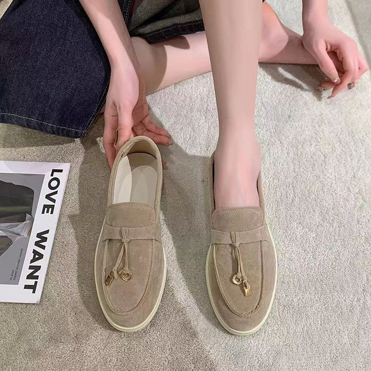 Damen Veloursleder Slipper mit dekorativer Quaste und profilierter Gummisohle EB