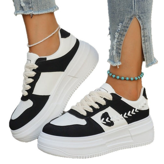 Damen Plateau-Sneaker mit dekorativen Applikationen und dämpfender Sohle EB