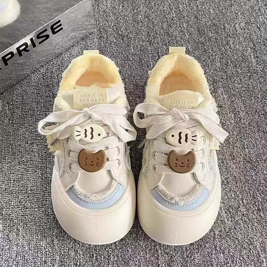 Damen Sneakers mit flauschigem Innenfutter und verspieltem Schnürsystem EB