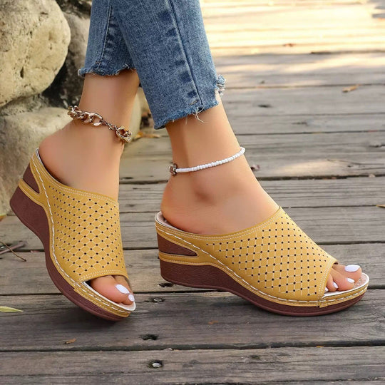Damen modische und bequeme Fußbettsandalen mit atmungsaktivem Design EB