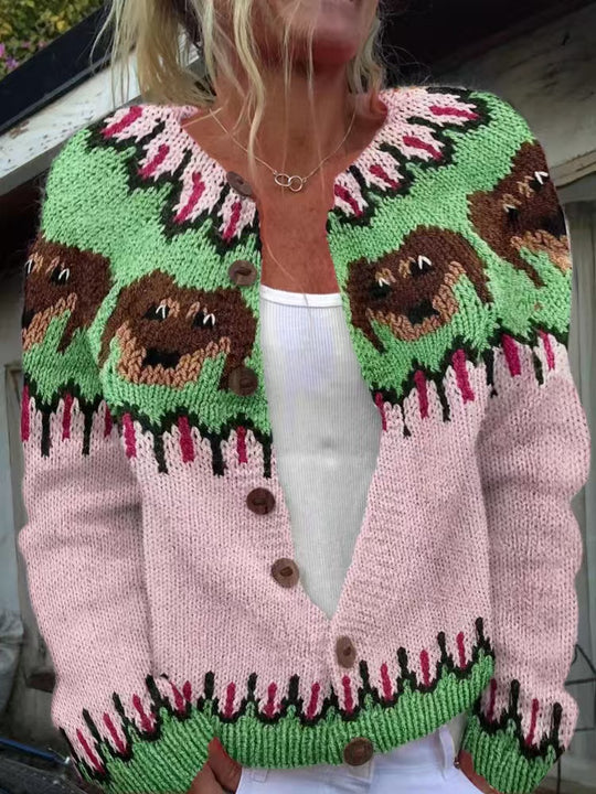 Damen nan gemusterte Strickjacke mit Rundpasse, Holzknöpfen und Eingrifftaschen EB