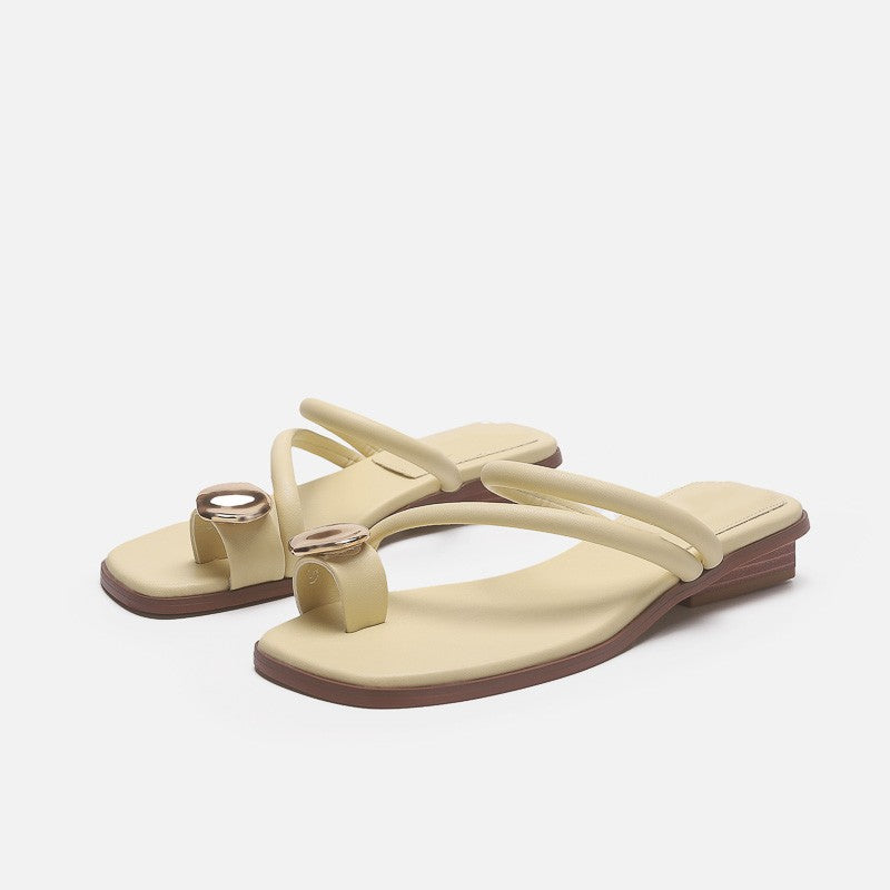 Damen Elegante Zehensteg-Sandalen mit geschmeidigem Riemendesign und luxuriösem Akzent EB