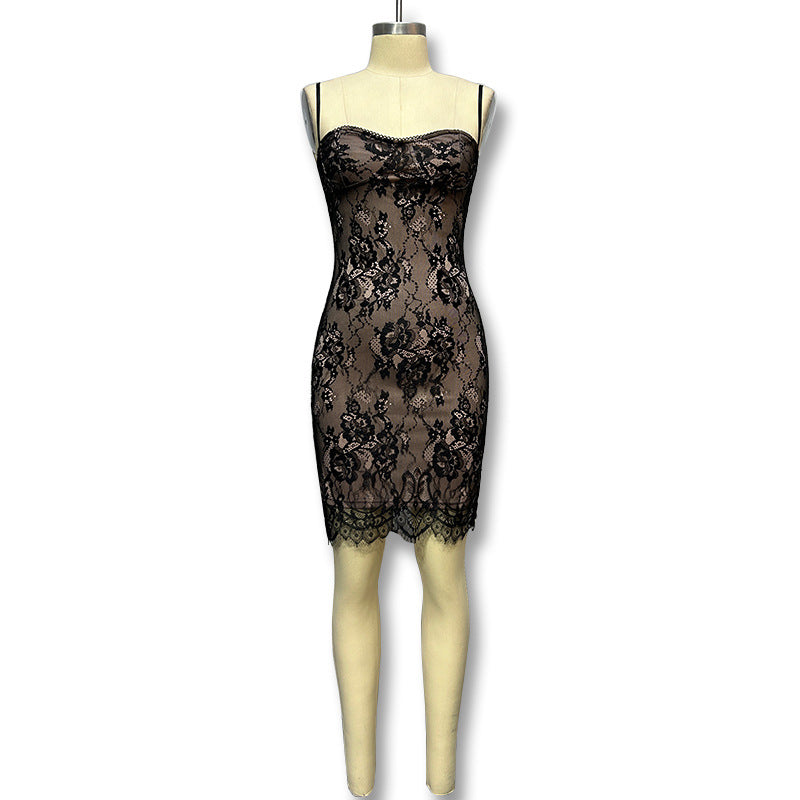 Damen Spitzenkleid mit raffinierter Silhouette EB