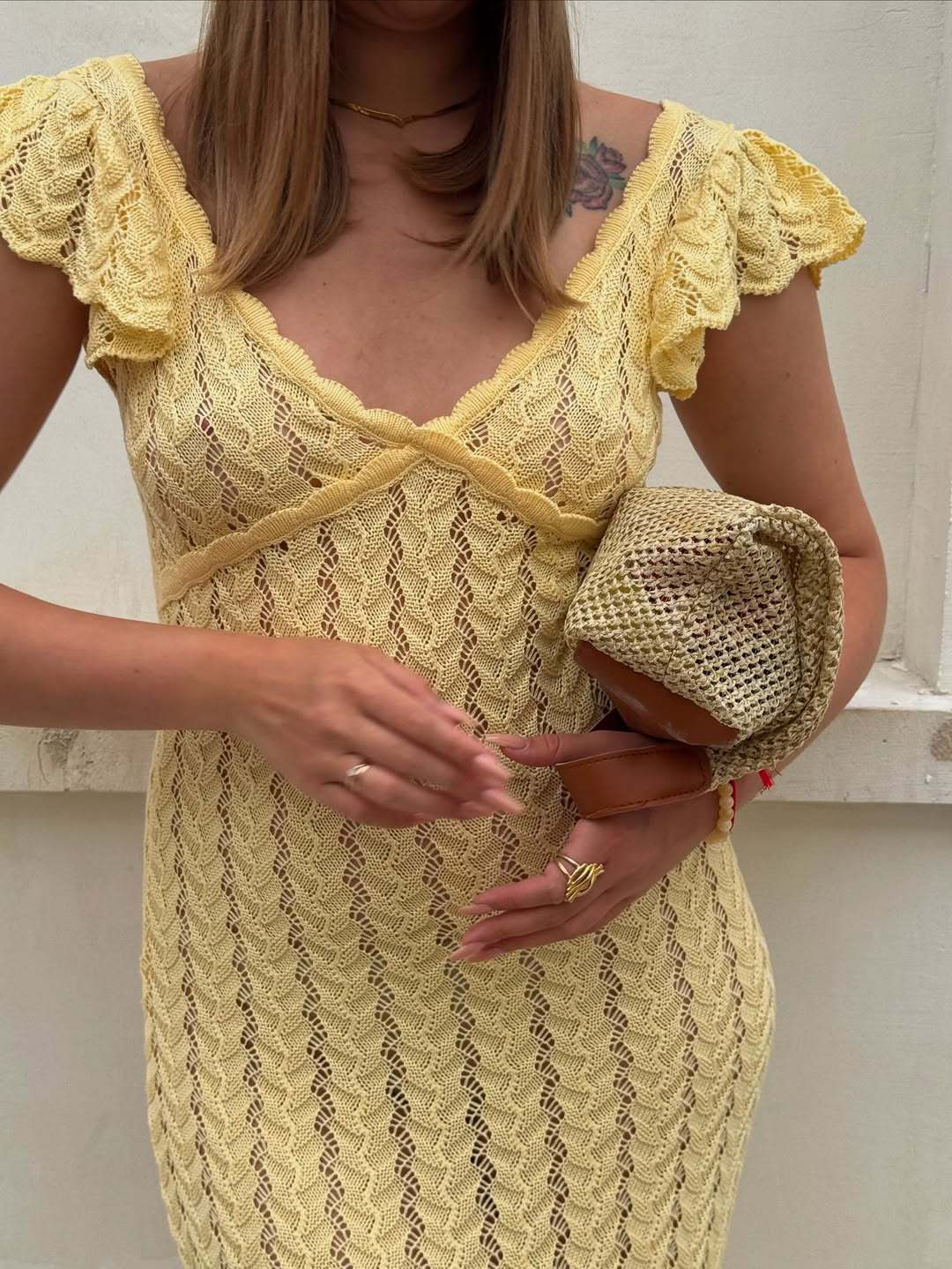 Damen Strickkleid mit zarten Rüschendetails und feiner Lochstrickstruktur EB