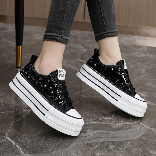 Damen Plateausneaker mit glamourösen Paillettenakzenten EB