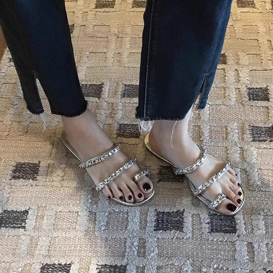Damen elegante Pantoletten mit goldverziertem Kettendetail EB